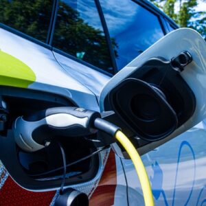 Electric Cars and the Circular Economy: Examining how electric vehicles can contribute to a circular economy by maximizing resource efficiency, recycling materials, and reducing waste
