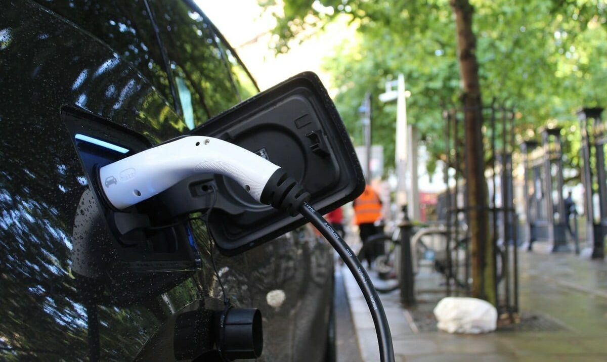 Electric Cars and Smart City Initiatives Navigating Toward a Connected